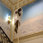 Imagini necunoscute ale conacului lui Epstein expun depravatiile elitei oculte