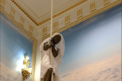 Imagini necunoscute ale conacului lui Epstein expun depravatiile elitei oculte